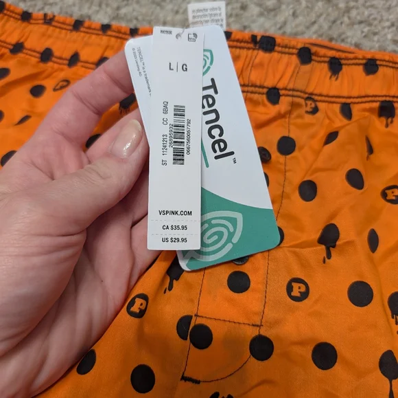 Victoria's Secret Sleep Shorts - Picture 5 of 7